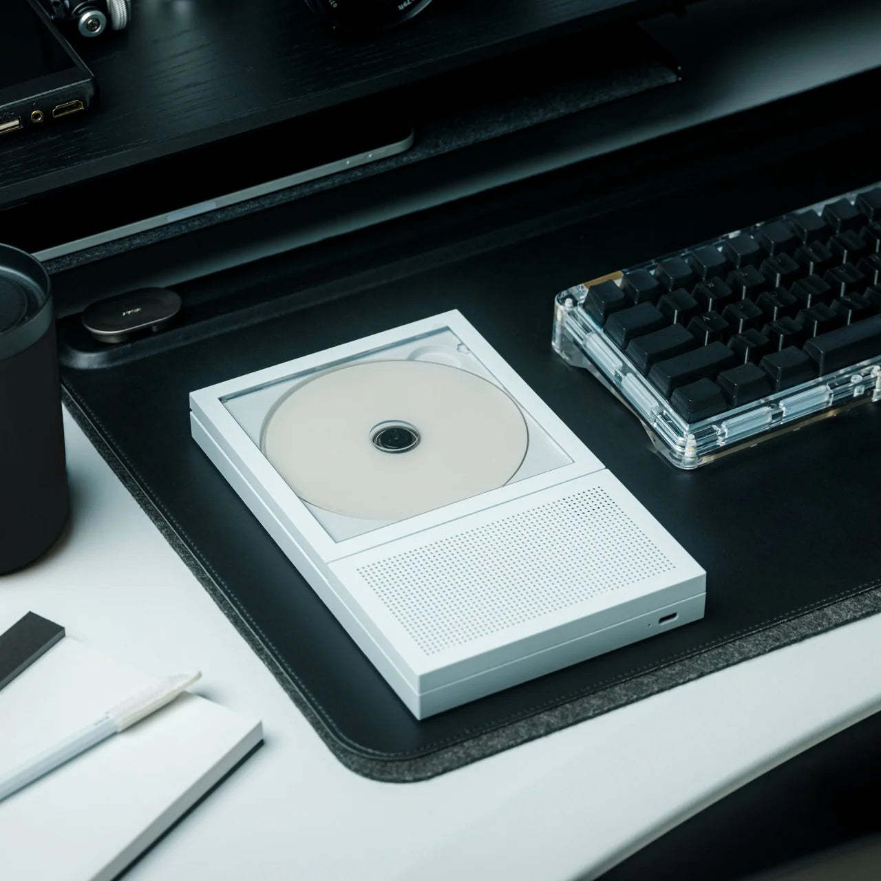 Portable CD Player with Bluetooth 5.1, Built-in Speaker &amp; Wall-Mountable Design, LED Display Anti-Shock Protection