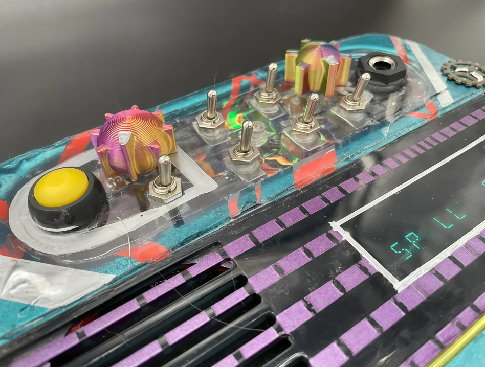 Experimental Sound Monster Device – Glitch Speech, Distortion & Chaos Audio Machine