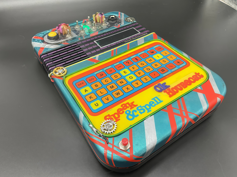 Experimental Sound Monster Device – Glitch Speech, Distortion & Chaos Audio Machine