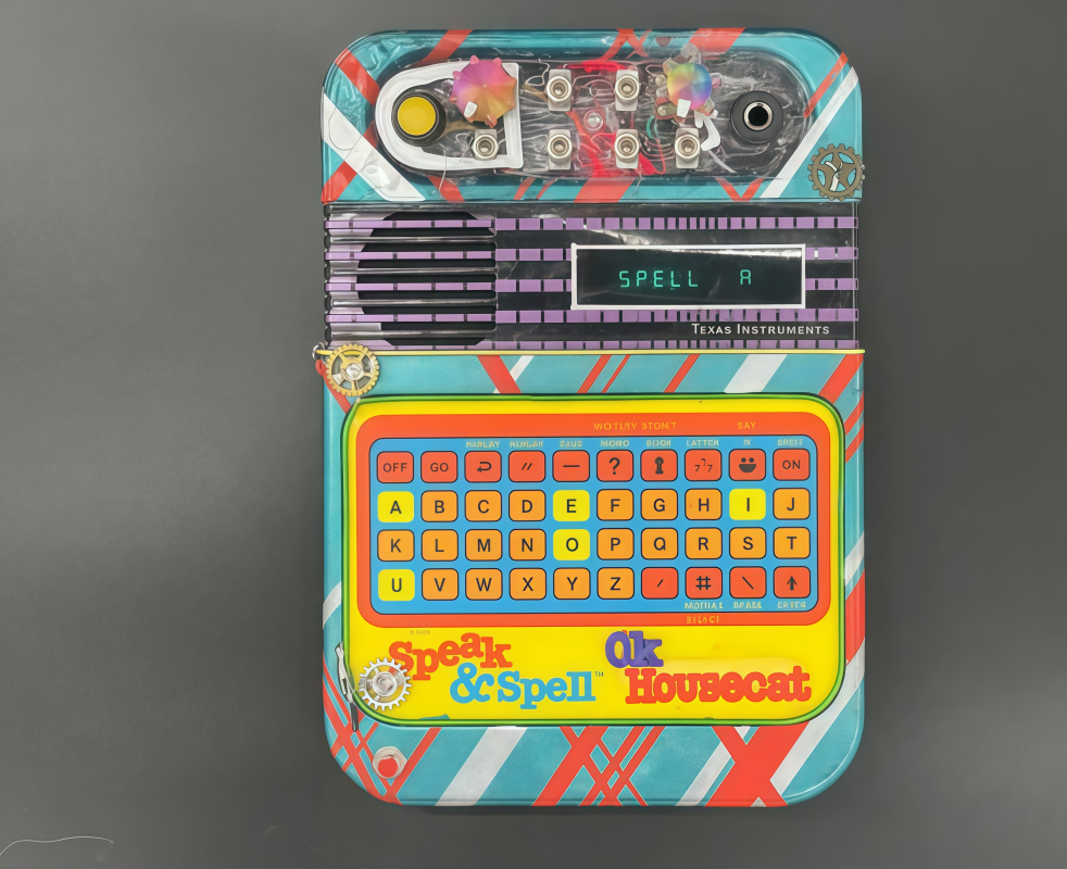 Experimental Sound Monster Device – Glitch Speech, Distortion & Chaos Audio Machine
