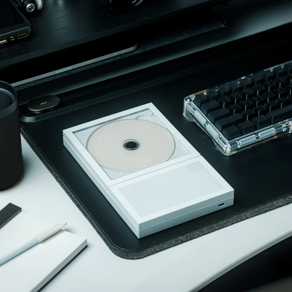 Portable CD Cover Display Player