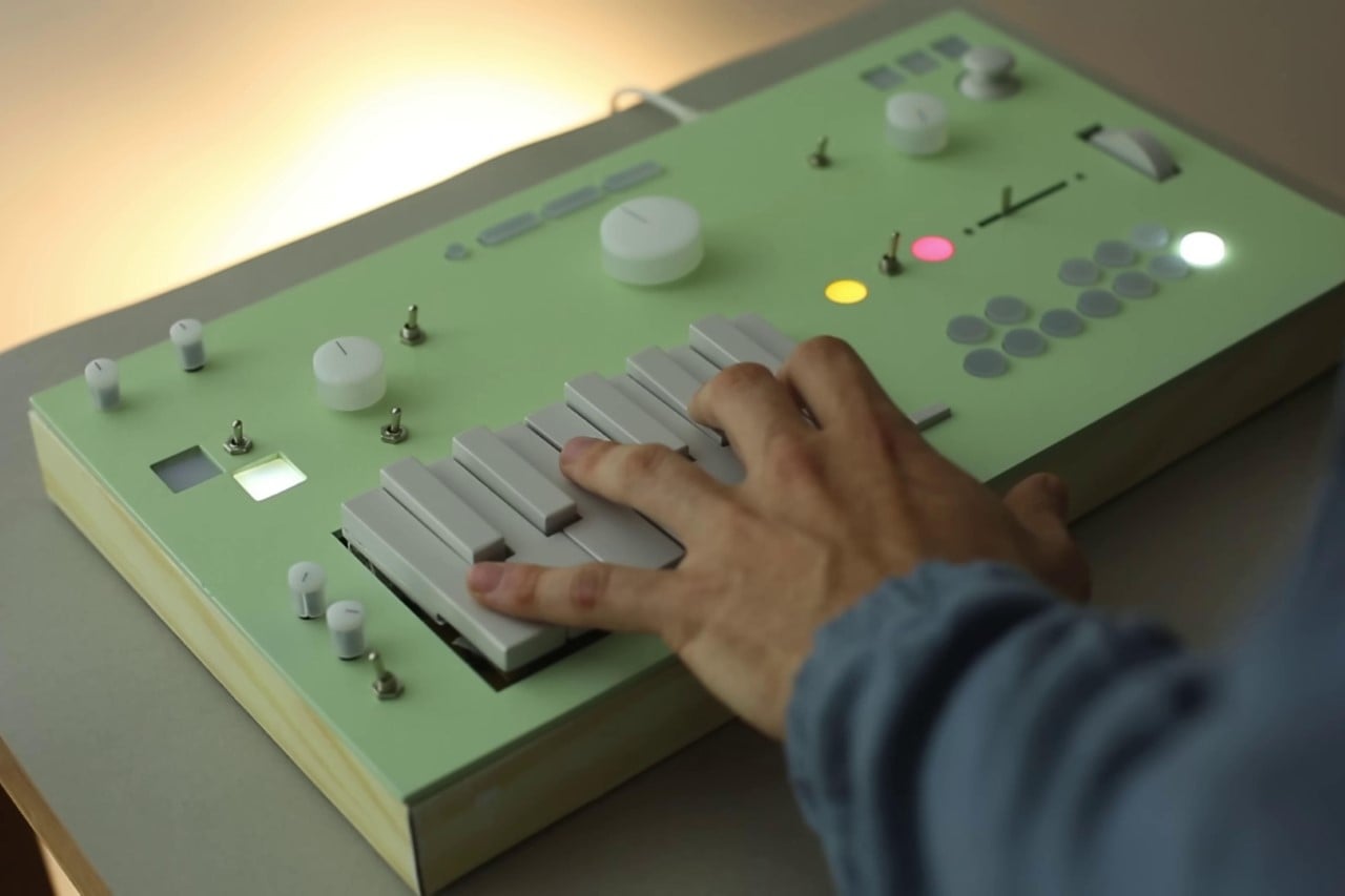Compact synthesizer design