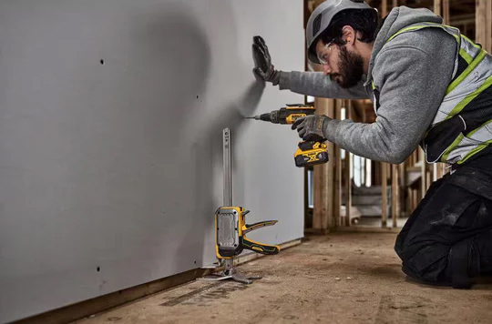 Precision Construction Jack – Effortless Lifting & Leveling Tool (360 lbs Capacity)