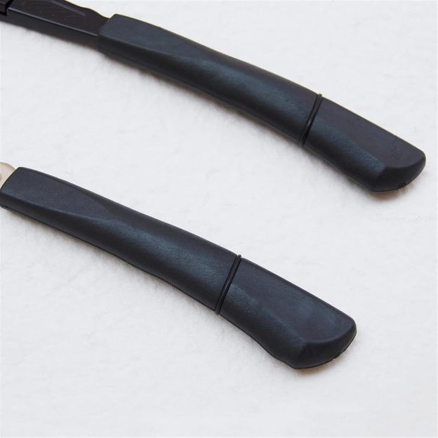 Japanese shavers feature a straight handle design