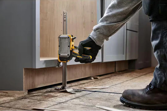 Precision Construction Jack – Effortless Lifting & Leveling Tool (360 lbs Capacity)