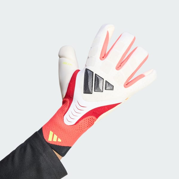 White PREDATOR GOALKEEPER GLOVE PRO