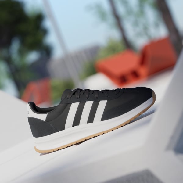 Black RUN 70s 2.0 Shoes