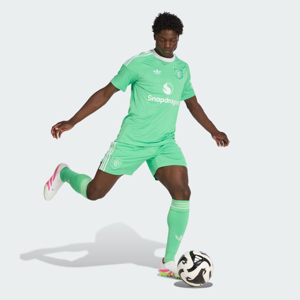 Green Manchester United 25/26 Third Goalkeeper Shorts