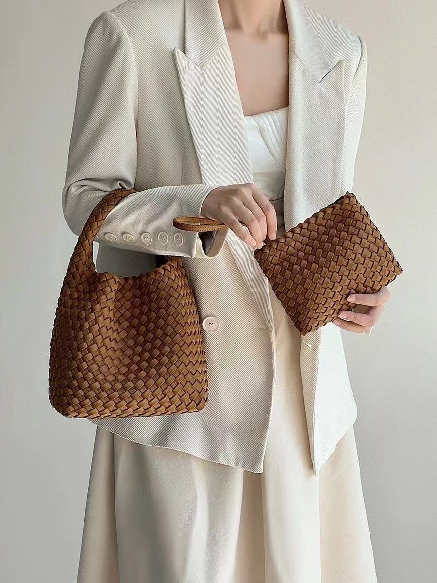 Luckcus Mini Woven Handheld Mini Bag in Delicate Grace