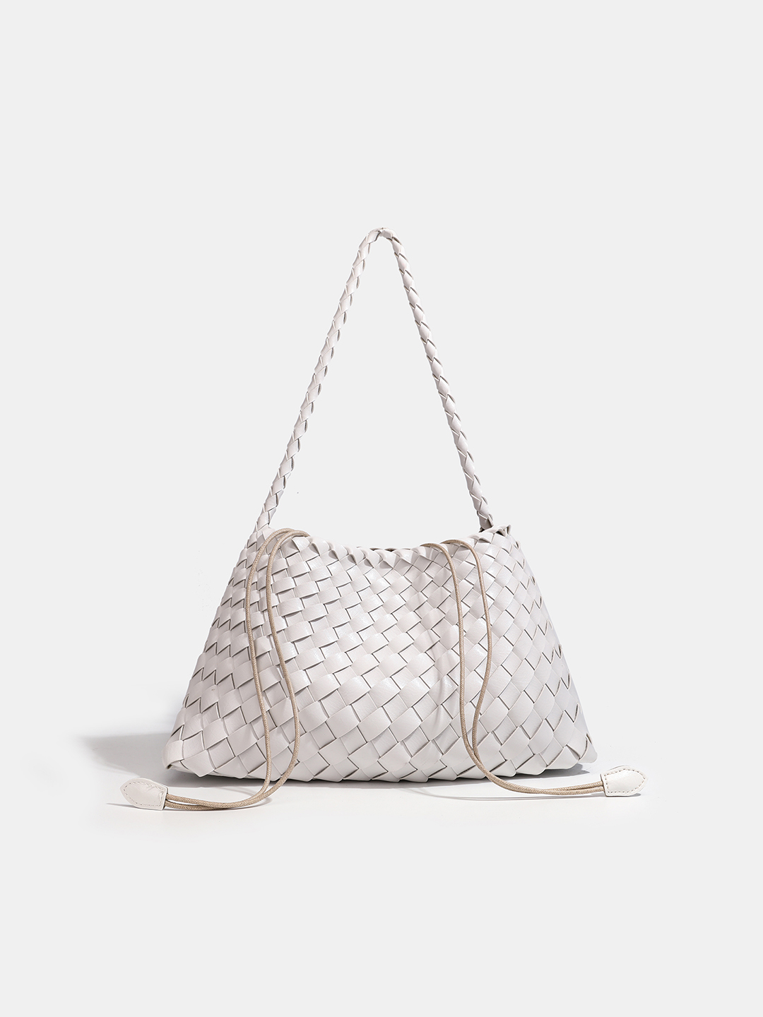 Luckcus Petite Woven Trapeze Shoulder Bag in Linear Grace