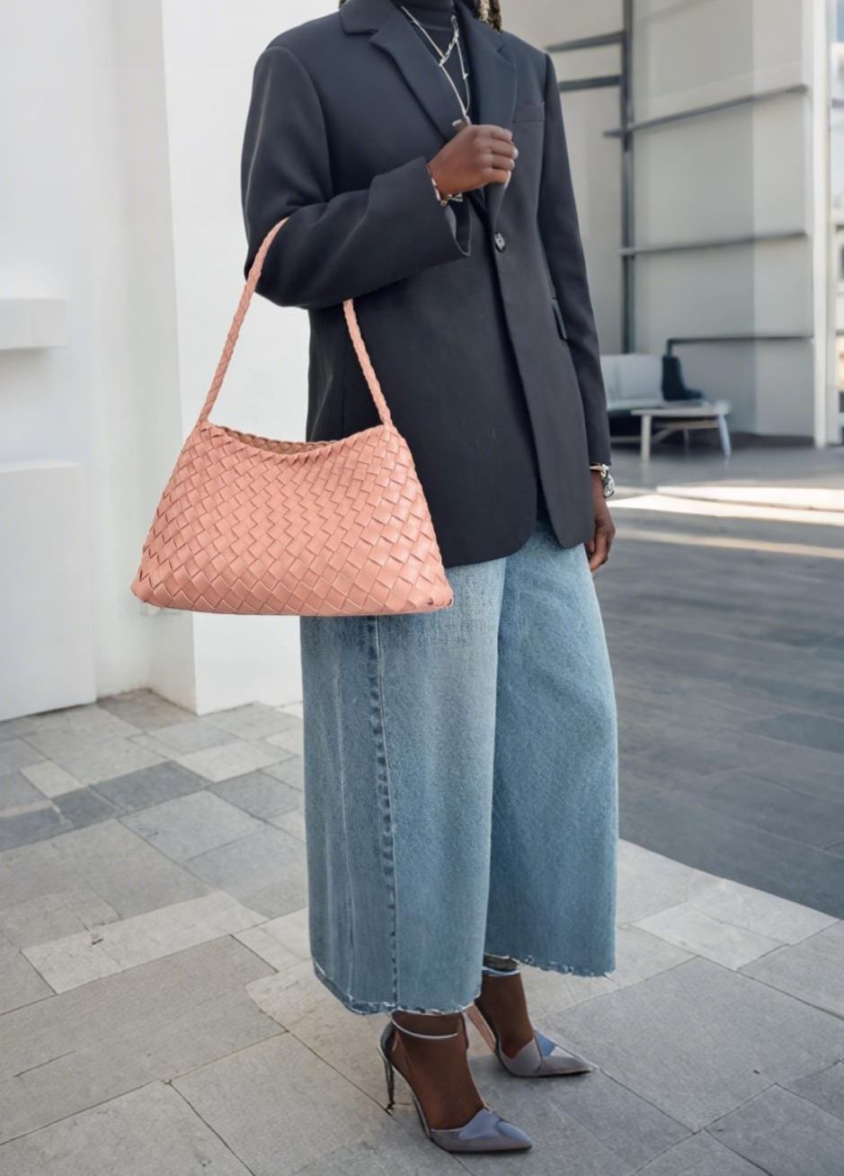 Luckcus Petite Woven Trapeze Shoulder Bag in Linear Grace