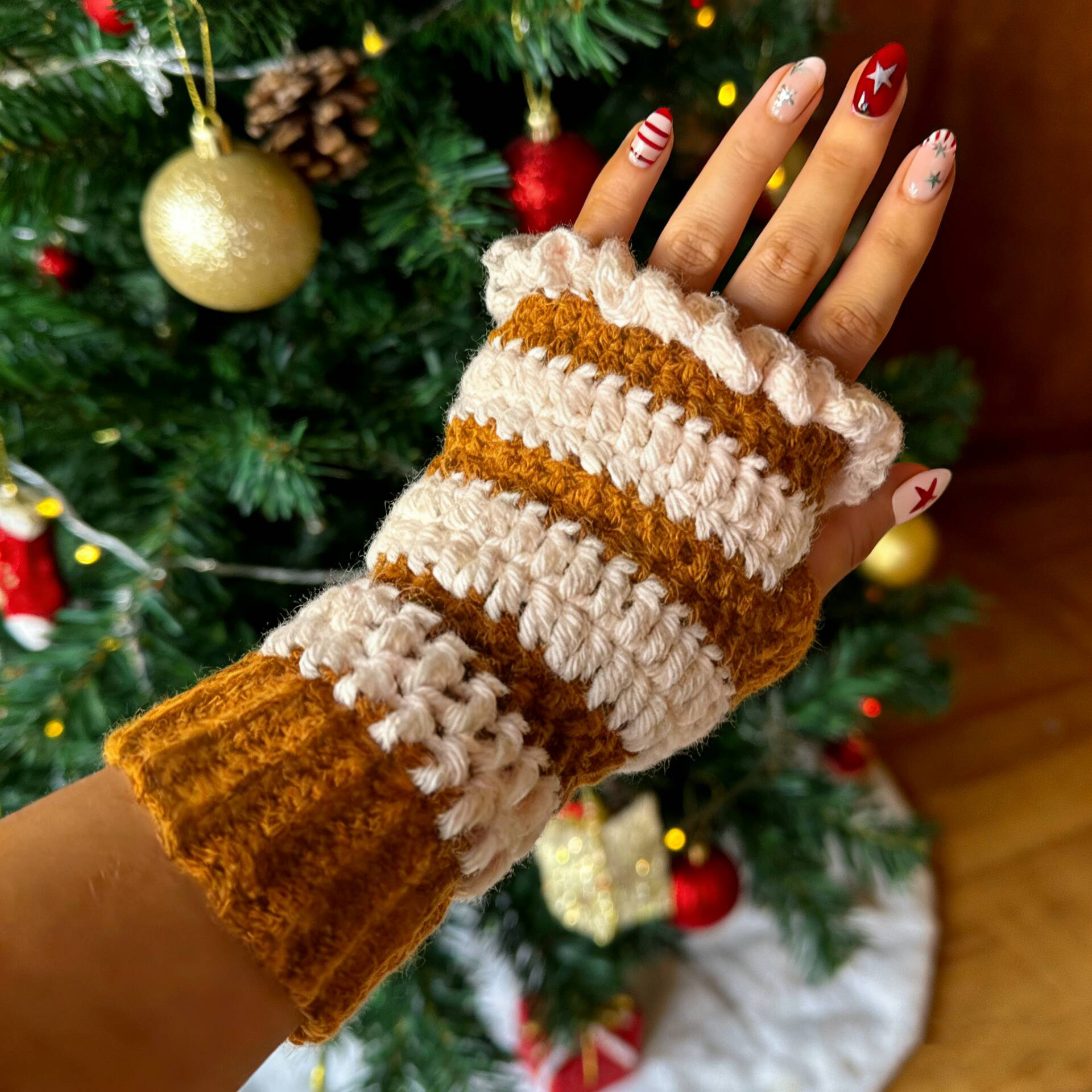 Hand-knitted gloves