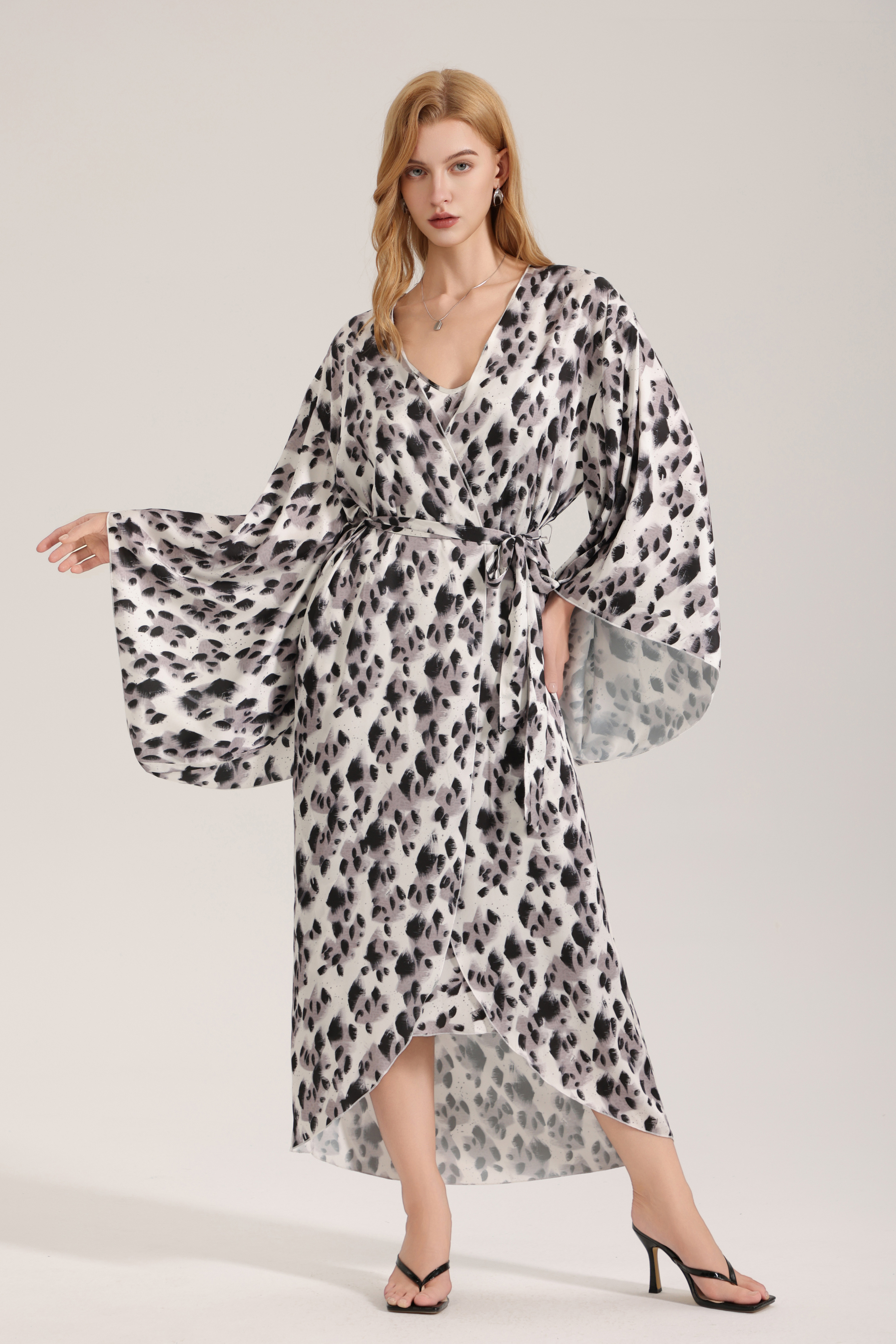 Leopard print satin chiffon long women's robe, a wild and luxurious loungewear