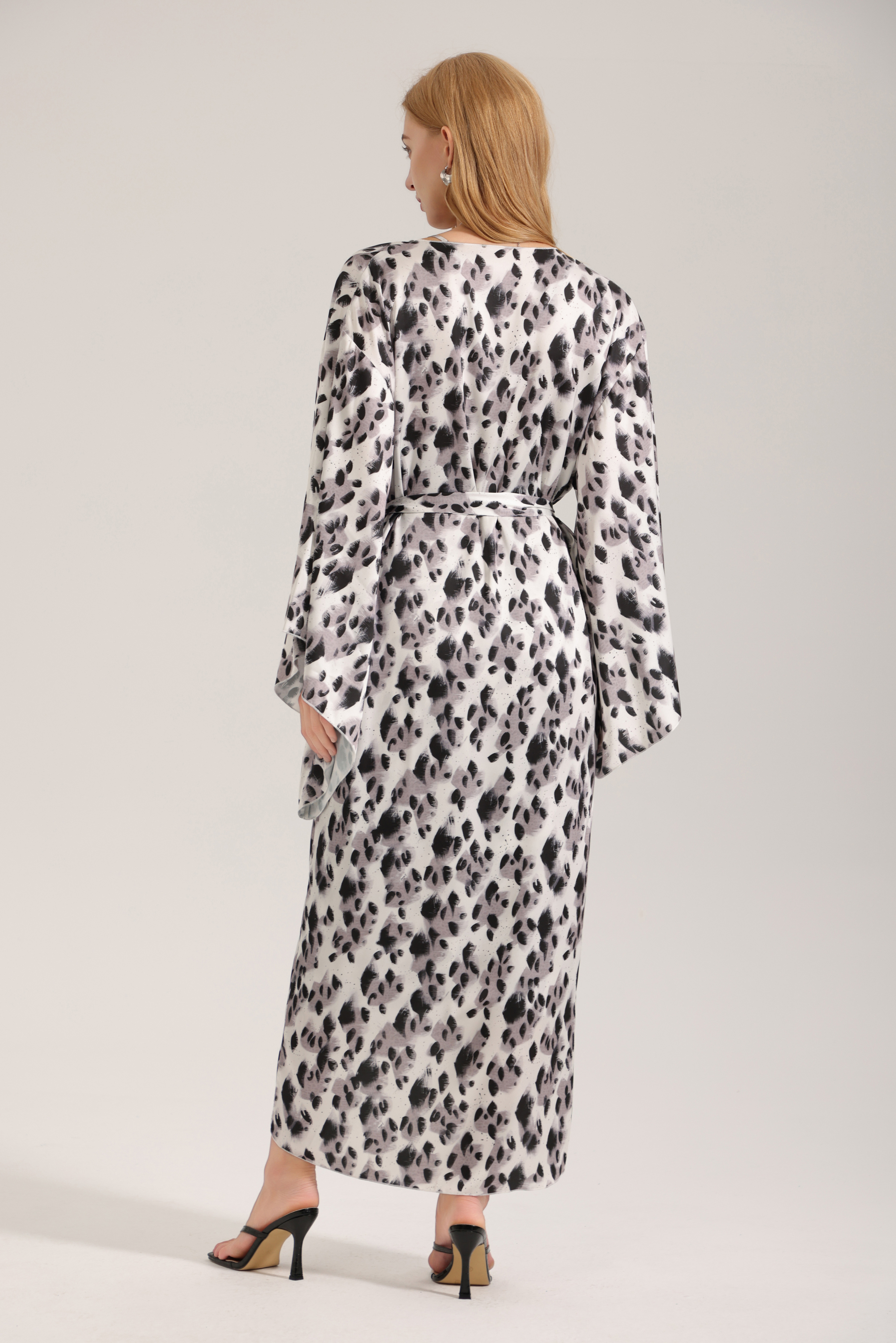 Leopard print satin chiffon long women's robe, a wild and luxurious loungewear