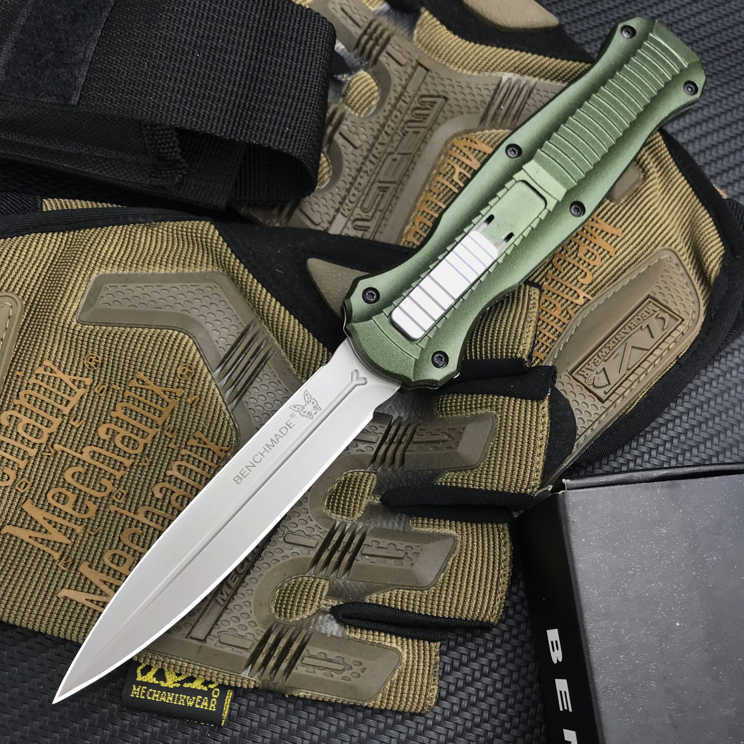 ⚡Last Day 70% OFF丨Benchmade 3300BK Infidel OTF Automatic Knife - Black/White D2 Plain Edge
