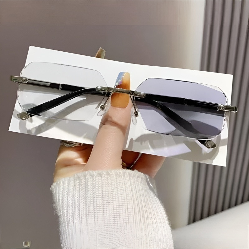 Diamond-cut rimless anti-blue light color-changing glasses，No more eye tests: Autofocus technology automatically adjusts to your eyesight.