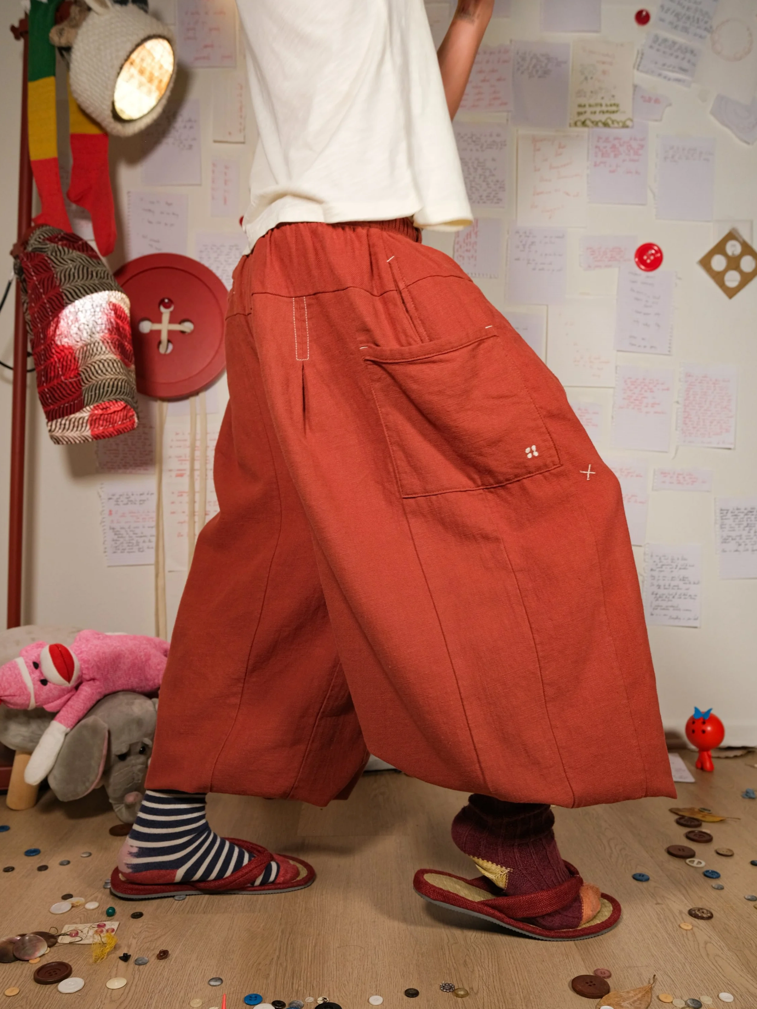 FLAX PLEATED WIDE-LEG PANTS | BLACK
