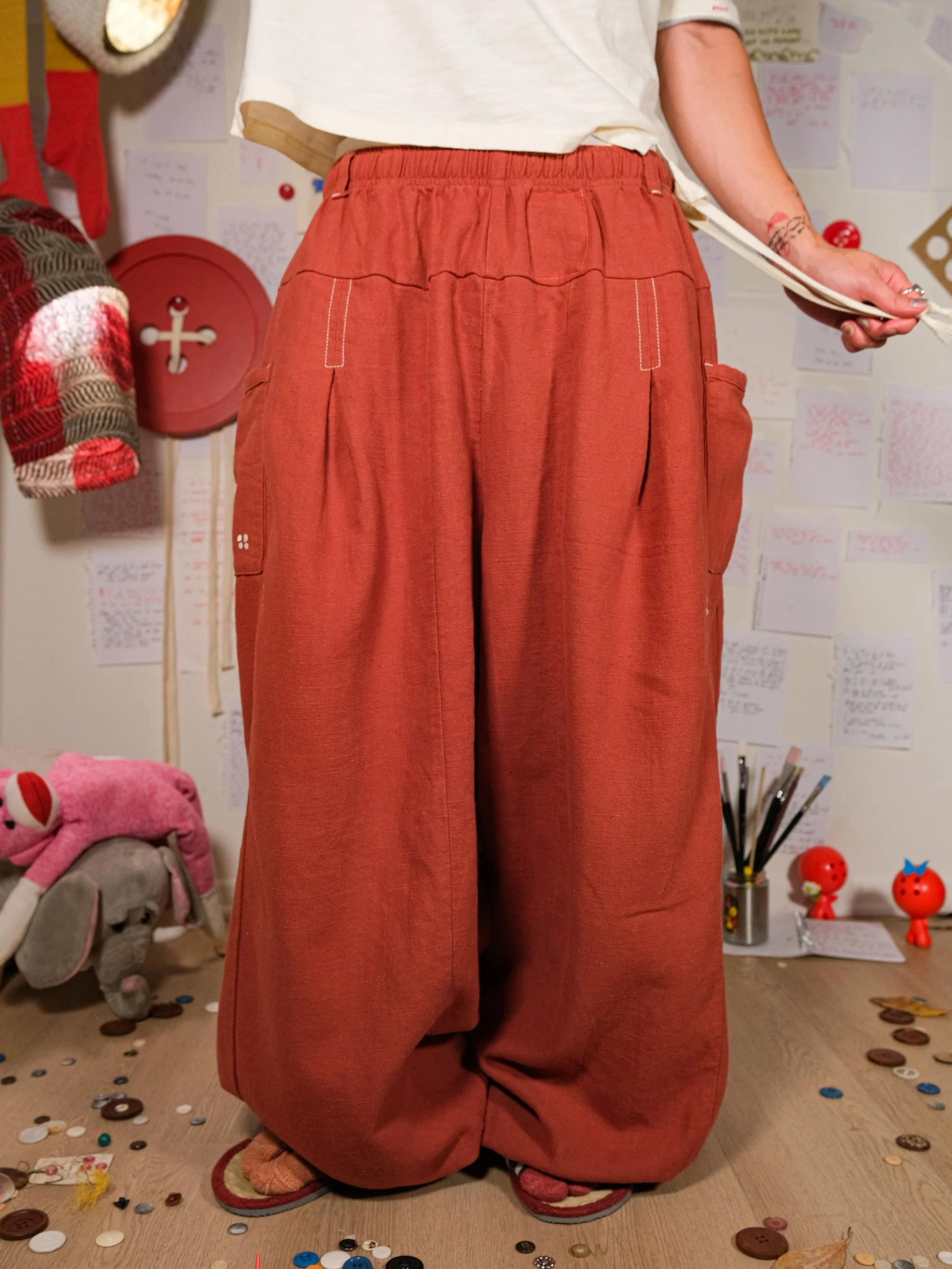 FLAX PLEATED WIDE-LEG PANTS | BLACK