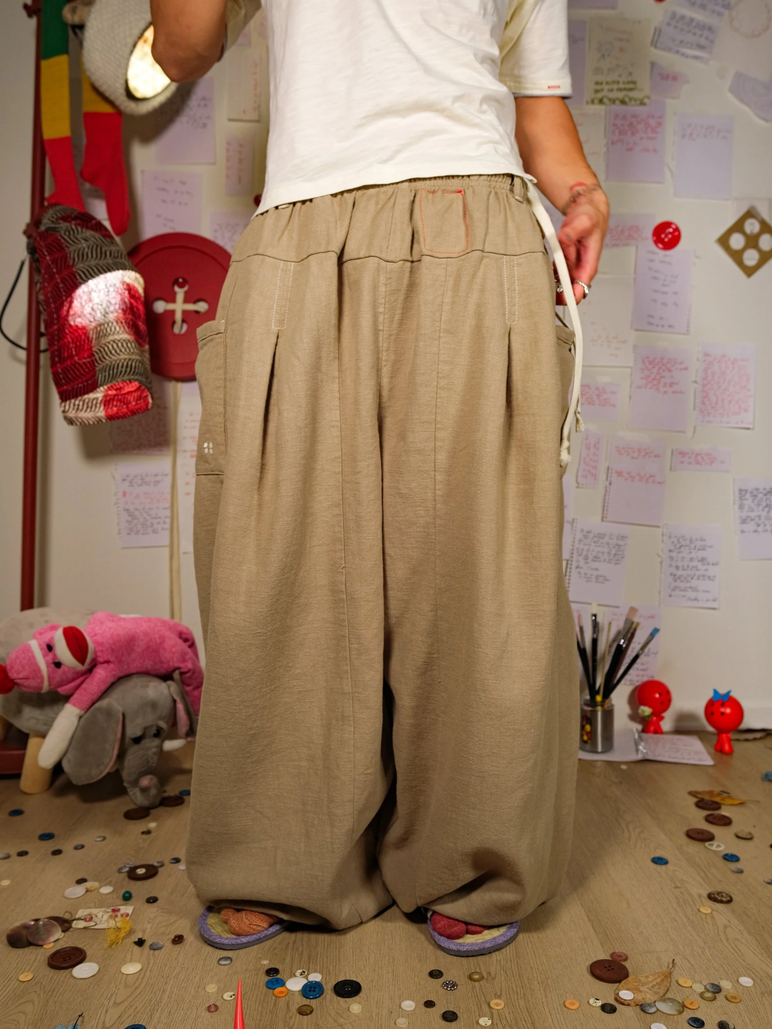 FLAX PLEATED WIDE-LEG PANTS | BLACK