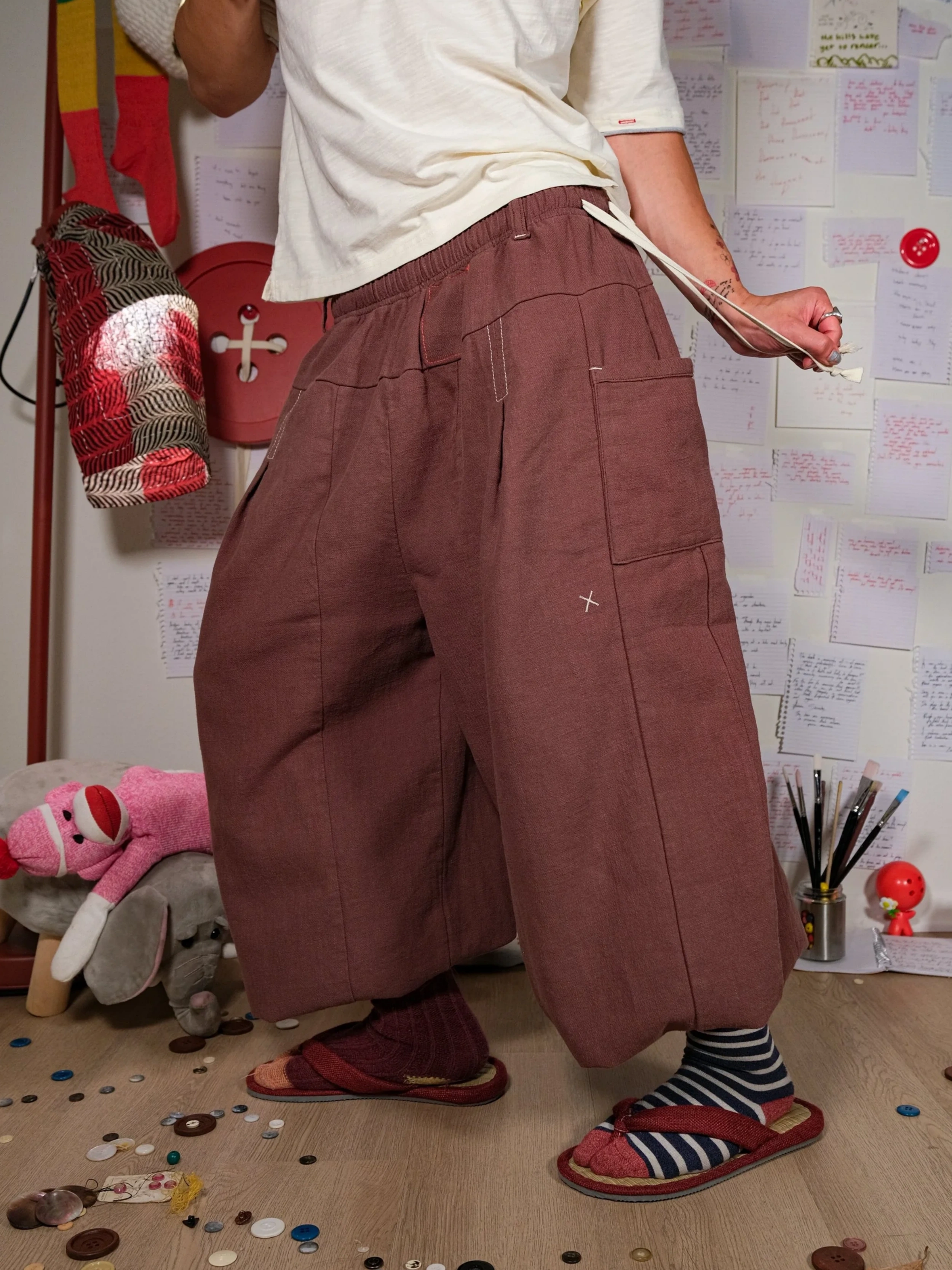 FLAX PLEATED WIDE-LEG PANTS | BLACK