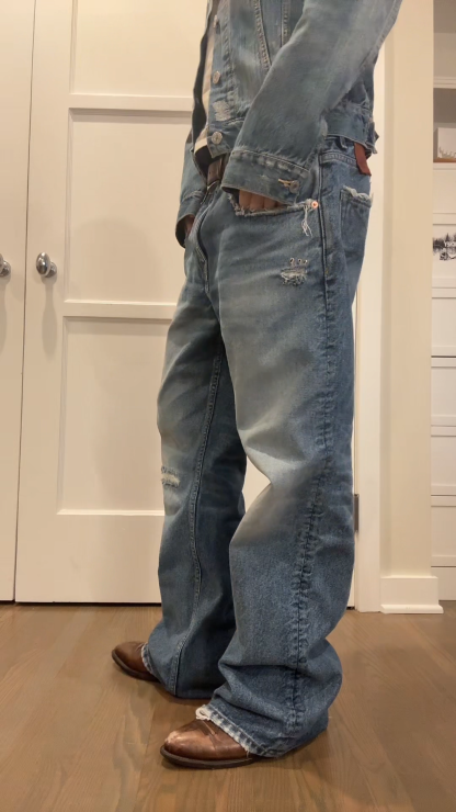 VINTAGE WASHED DISTRESSED DENIM