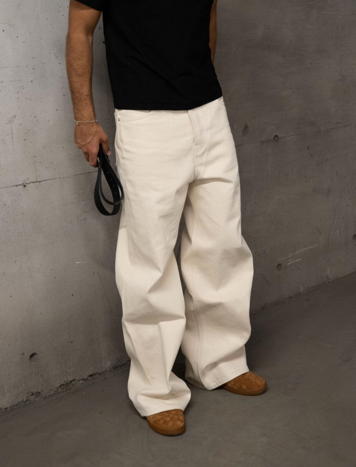WIDE LEG RAW DENIM