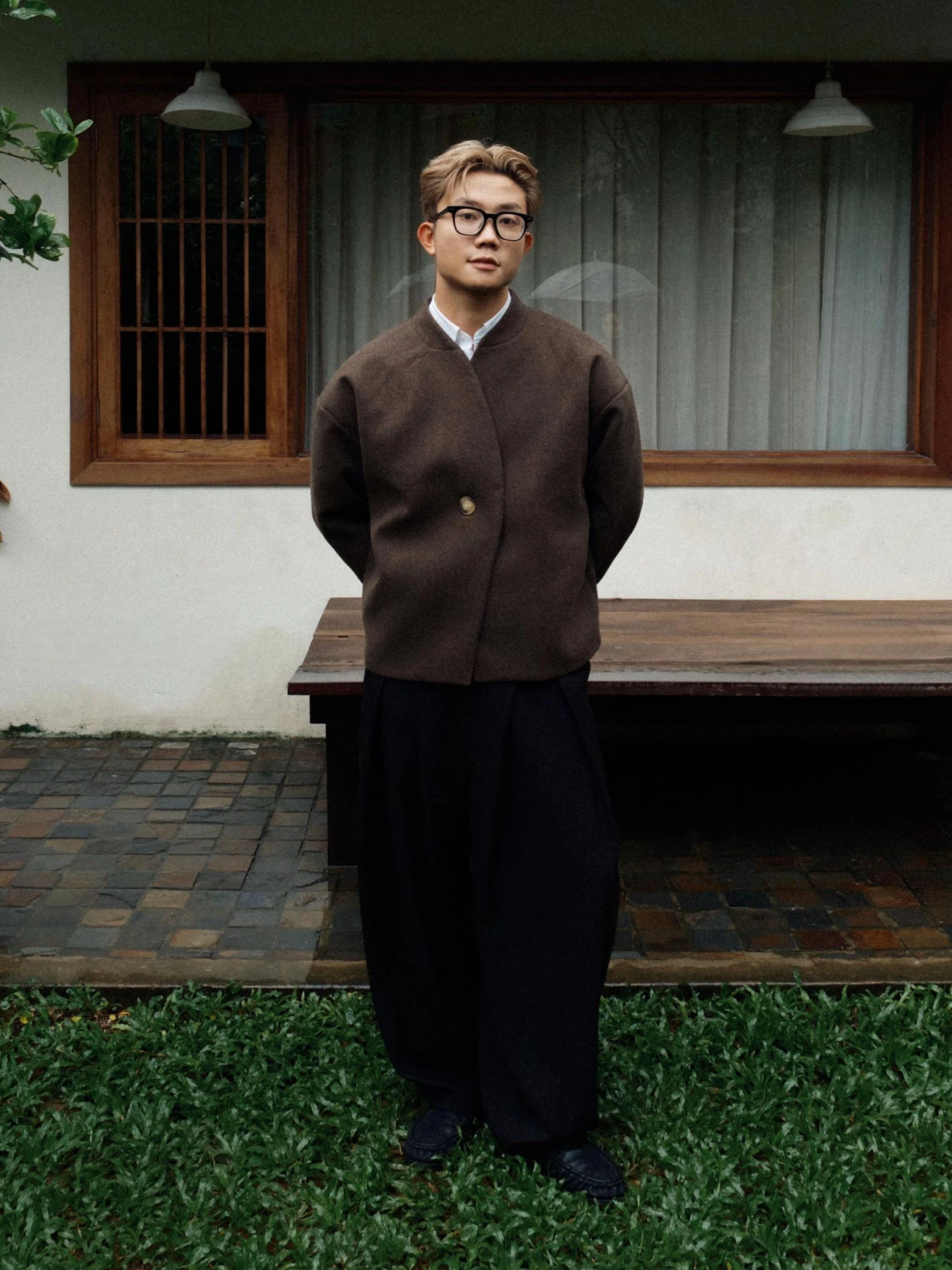 MINIMALIST WOOL COLLARLESS JACKET