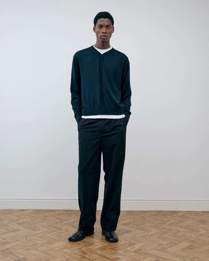 SOFT HANDLE ESSENTIAL PLEATED TROUSERS