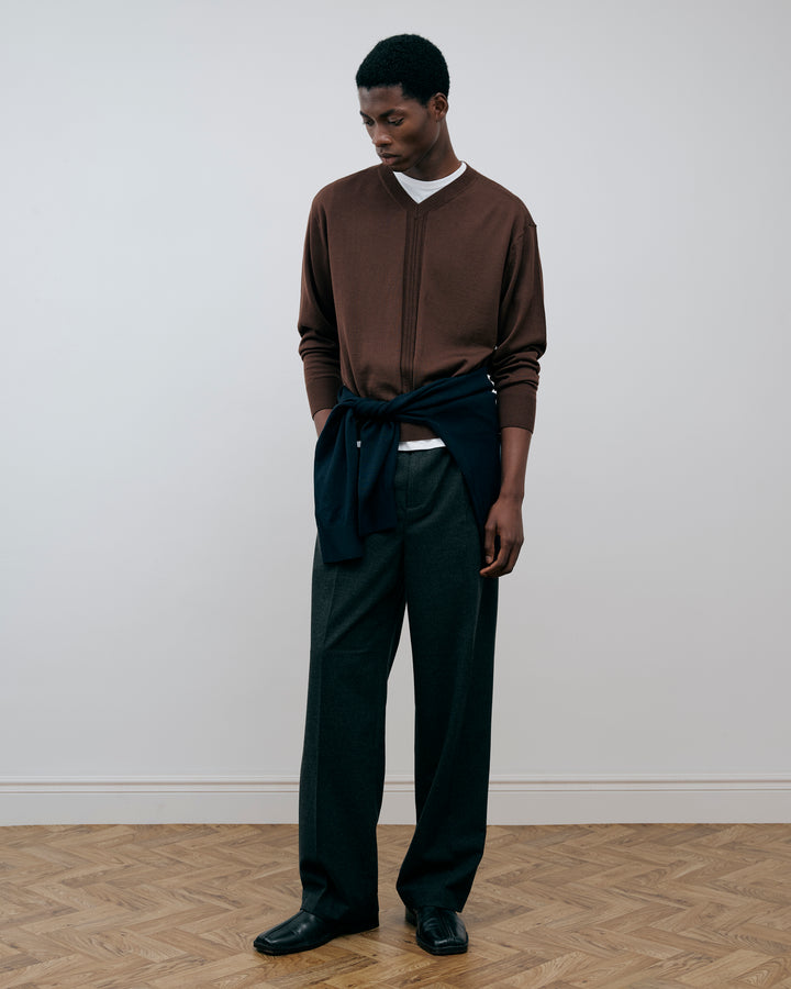 SOFT HANDLE ESSENTIAL PLEATED TROUSERS