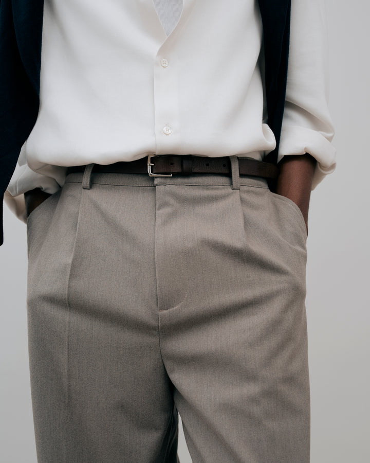 SOFT HANDLE ESSENTIAL PLEATED TROUSERS