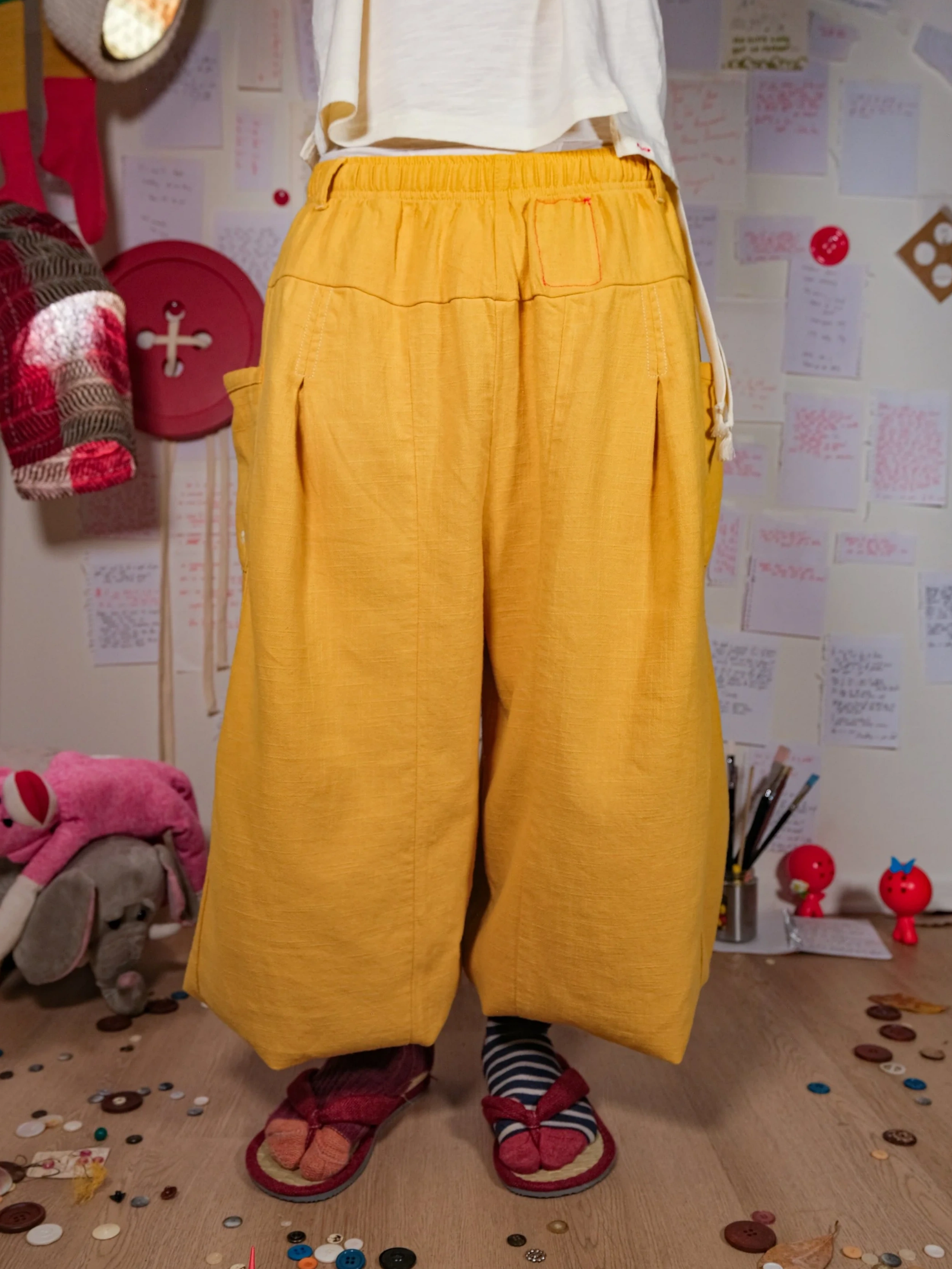 FLAX PLEATED WIDE-LEG PANTS | BLACK