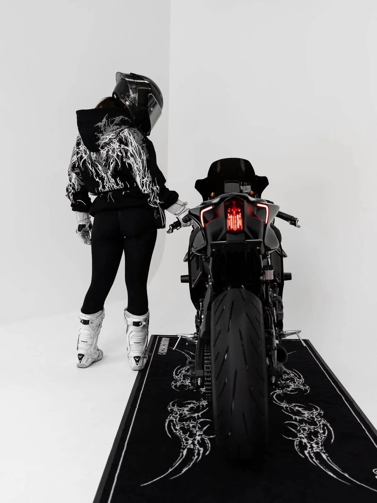 REFLECTIVE HOODIE V2