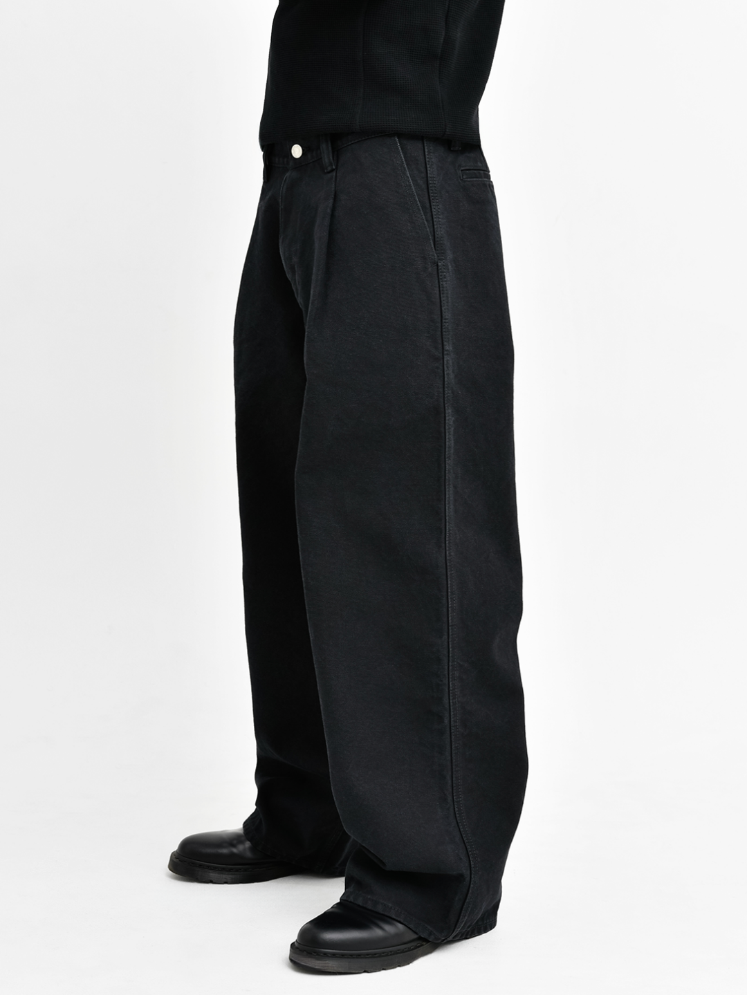 OKAYAMA PLEATED WIDE-LEG PANTS