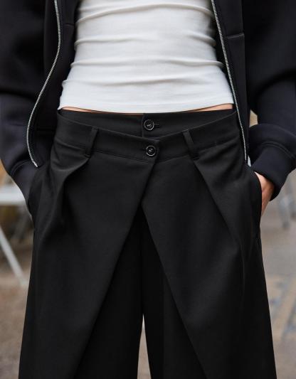 BARREL-SHAPED PLEATED PANTS