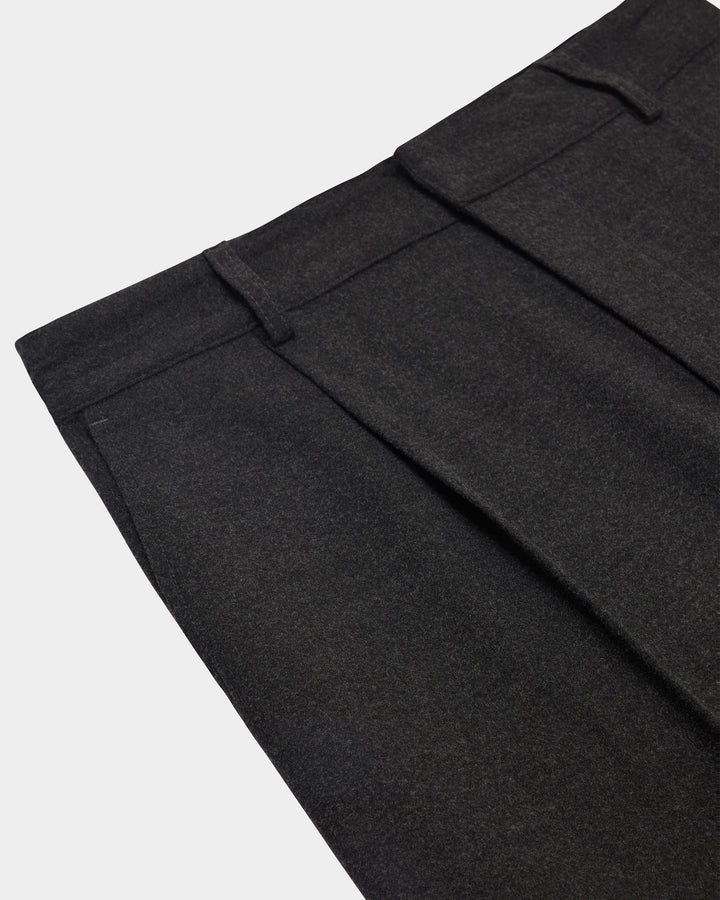 SOFT HANDLE ESSENTIAL PLEATED TROUSERS