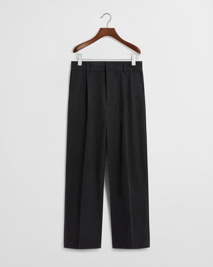 SOFT HANDLE ESSENTIAL PLEATED TROUSERS
