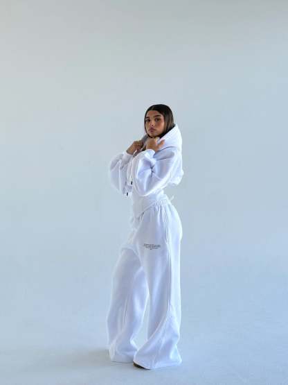 SHE'S SNATCHED HOODIE SUIT (BUY 2, FREE SHIPPING + GET 1 FREE)