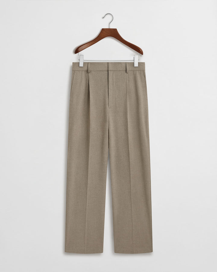 SOFT HANDLE ESSENTIAL PLEATED TROUSERS