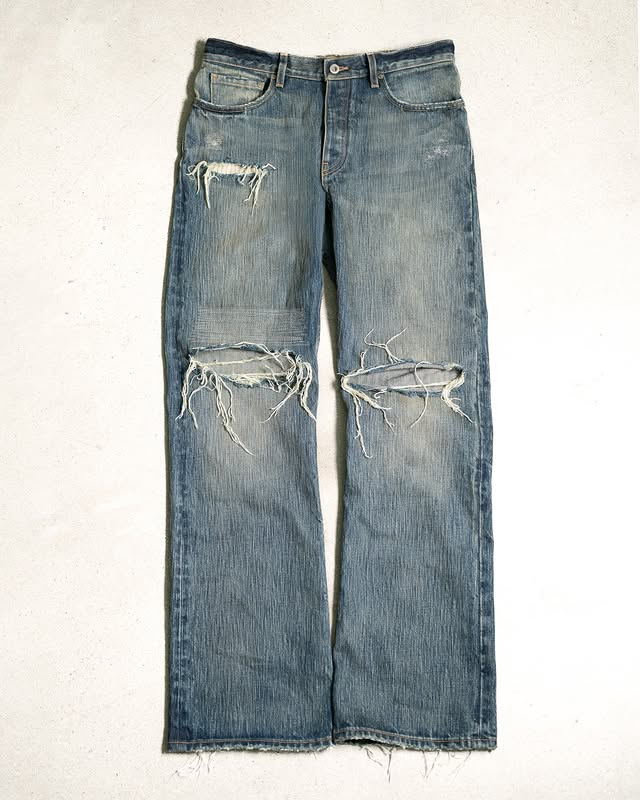 DISTRESS FADE DENIM