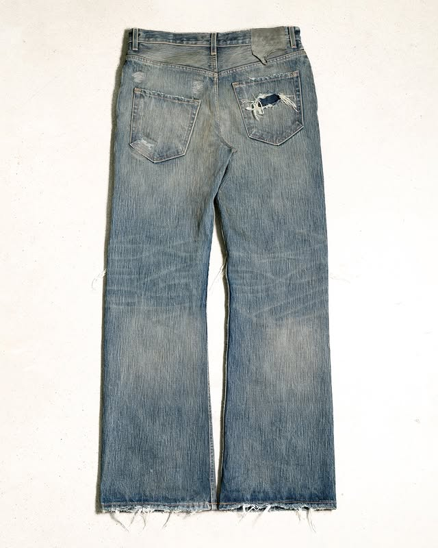 DISTRESS FADE DENIM