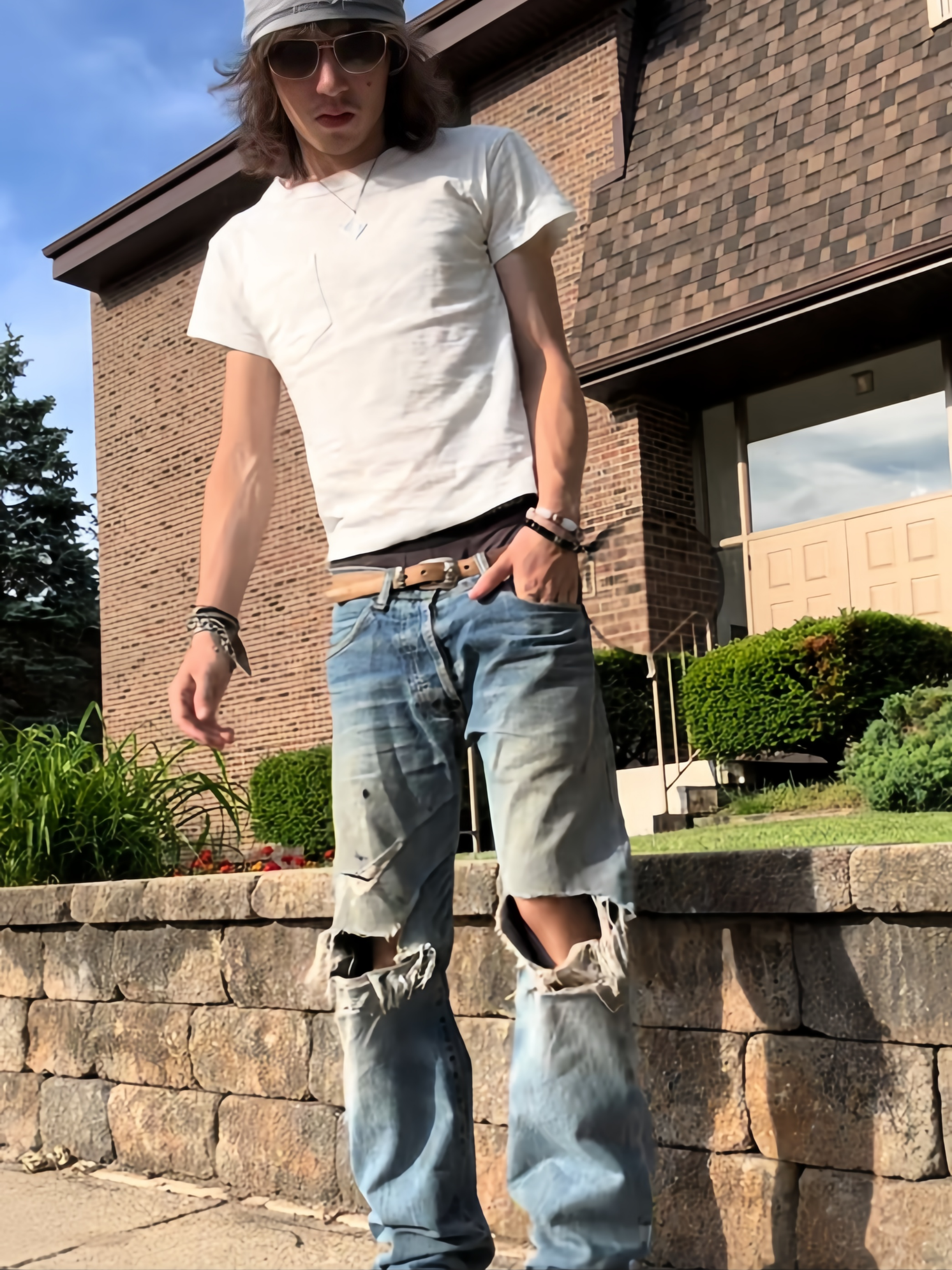 DISTRESS FADE DENIM
