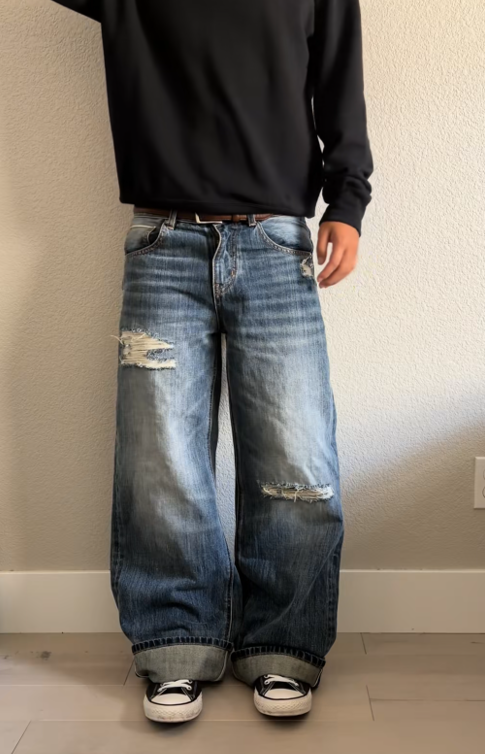 WASHED RIPPED DENIM JEANS