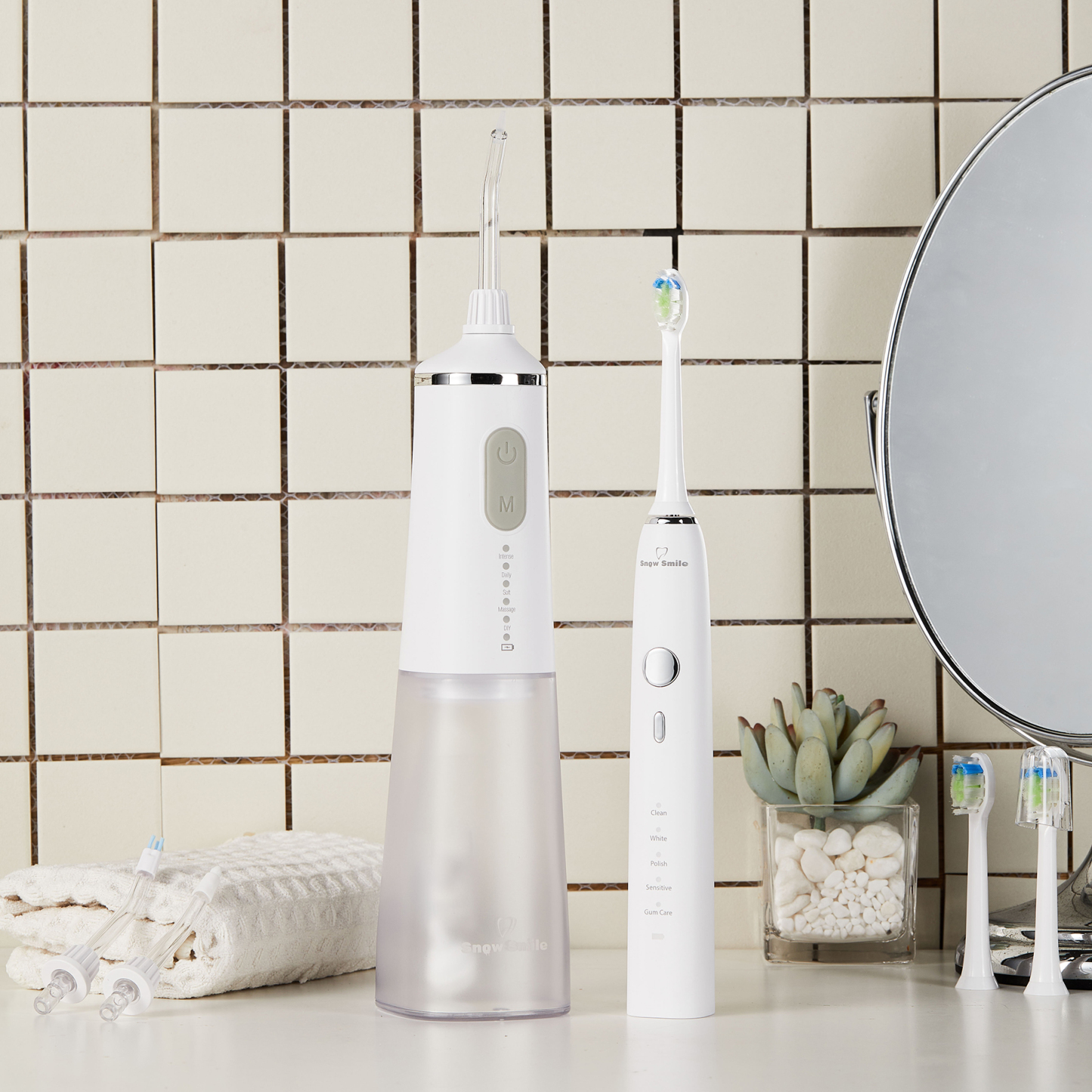 Snow Smile® Schallzahnbürste und Munddusche im Set