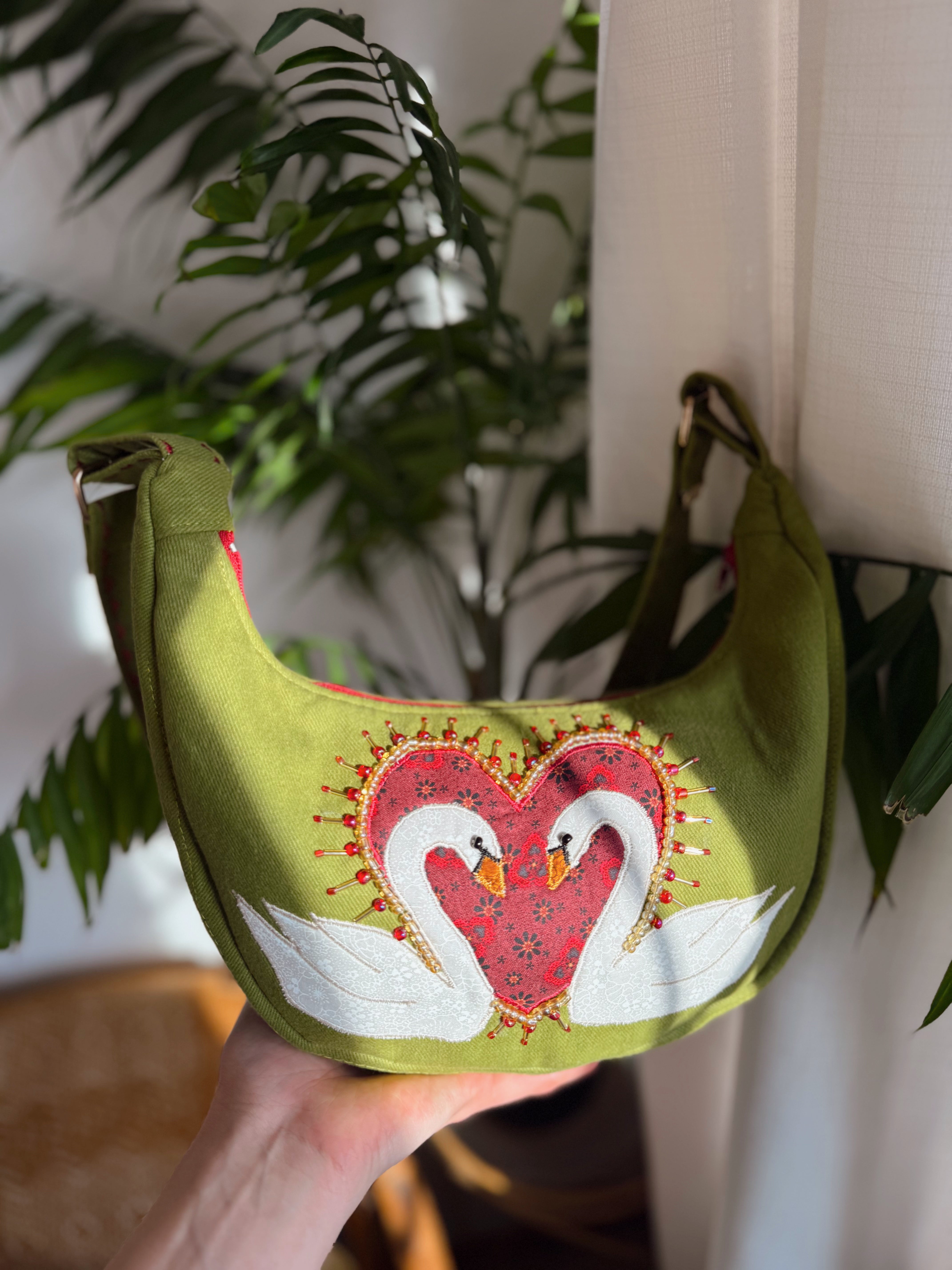 Olive Swan Purse