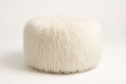 Hocker Weiß 50×40 cm – Kunstfell, Polystyrolfüllung-Jardinaurorazen