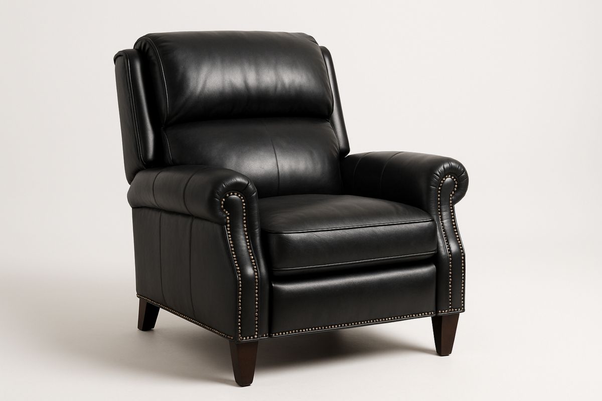 Schwarzer Ledersessel mit Nietenverzierung-Jardinaurorazen