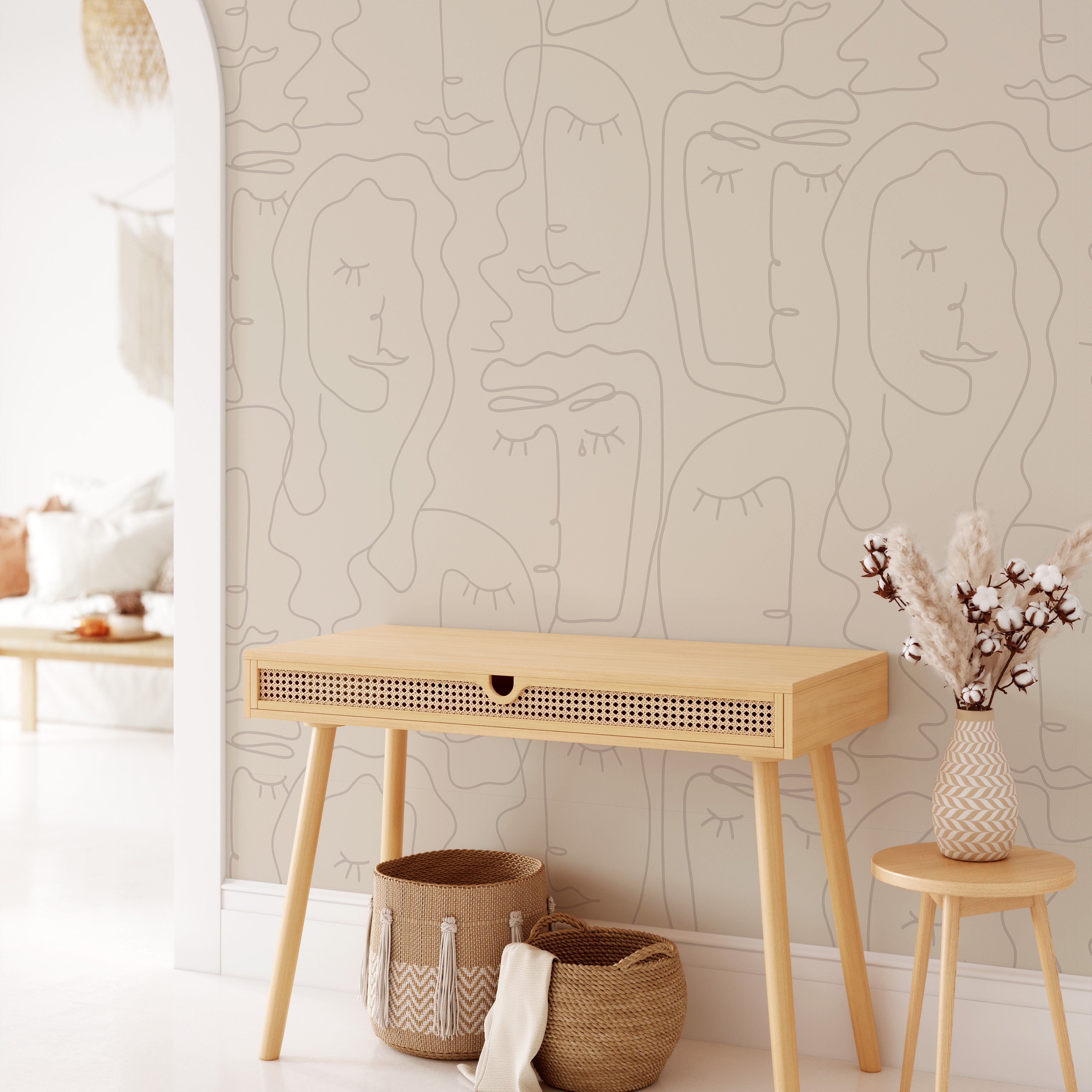 Papier peint beige abstrait à visage féminin