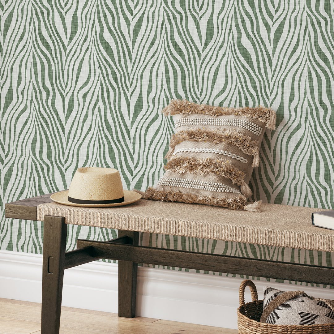 Papier peint abstrait vert zébré en fibres végétales