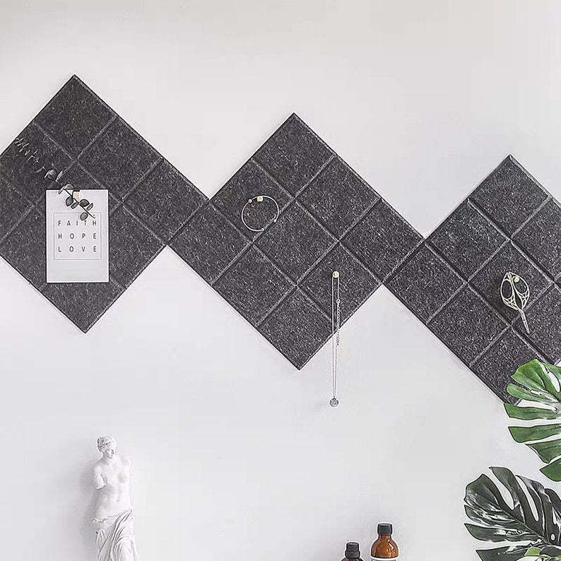 Tableau de messages mural carré feutrine colorée DIY