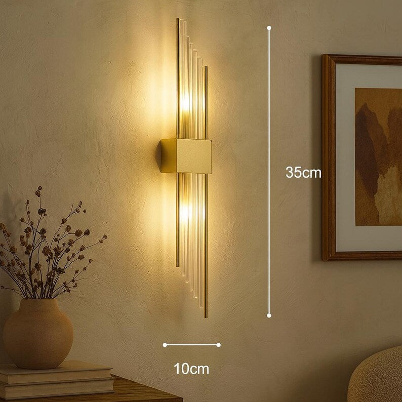 Applique murale LED dorée style Art déco, luminaire vertical moderne